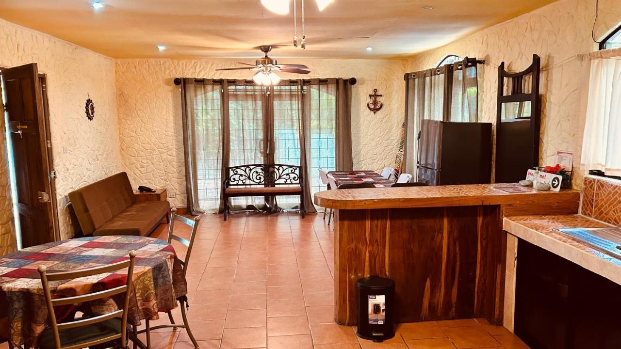 Casa Encantada Offers You Two-Bedroom House, 1 Tiny Apartment & 3 Double Rooms Manuel Antonio Εξωτερικό φωτογραφία