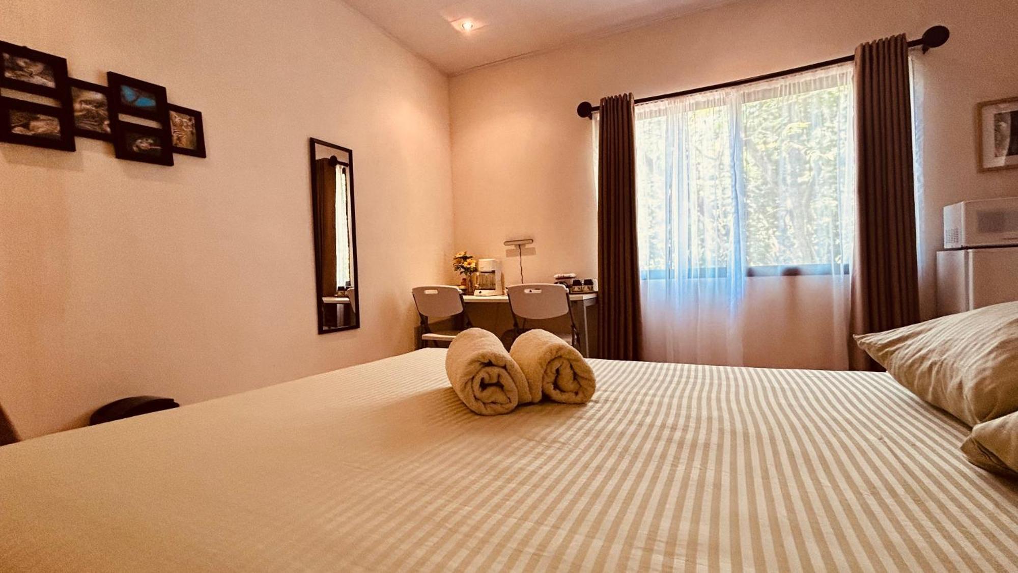 Casa Encantada Offers You Two-Bedroom House, 1 Tiny Apartment & 3 Double Rooms Manuel Antonio Εξωτερικό φωτογραφία